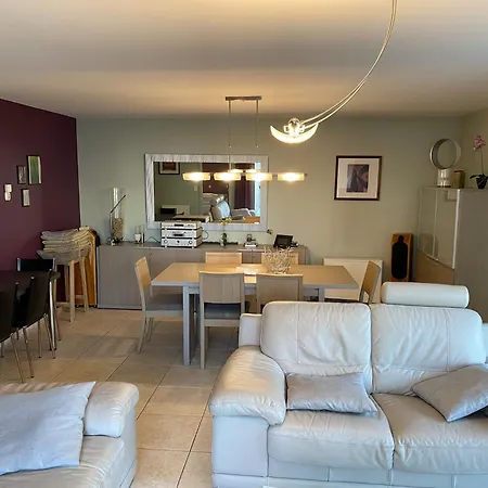 Oceanfront Haven, Cleaning Included Lägenhet Nieuwpoort