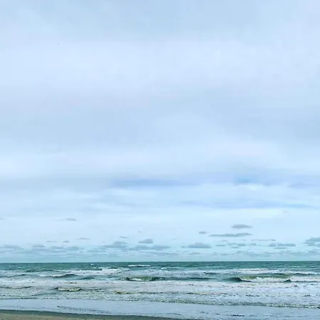 Oceanfront Haven, Cleaning Included * Nieuwpoort
